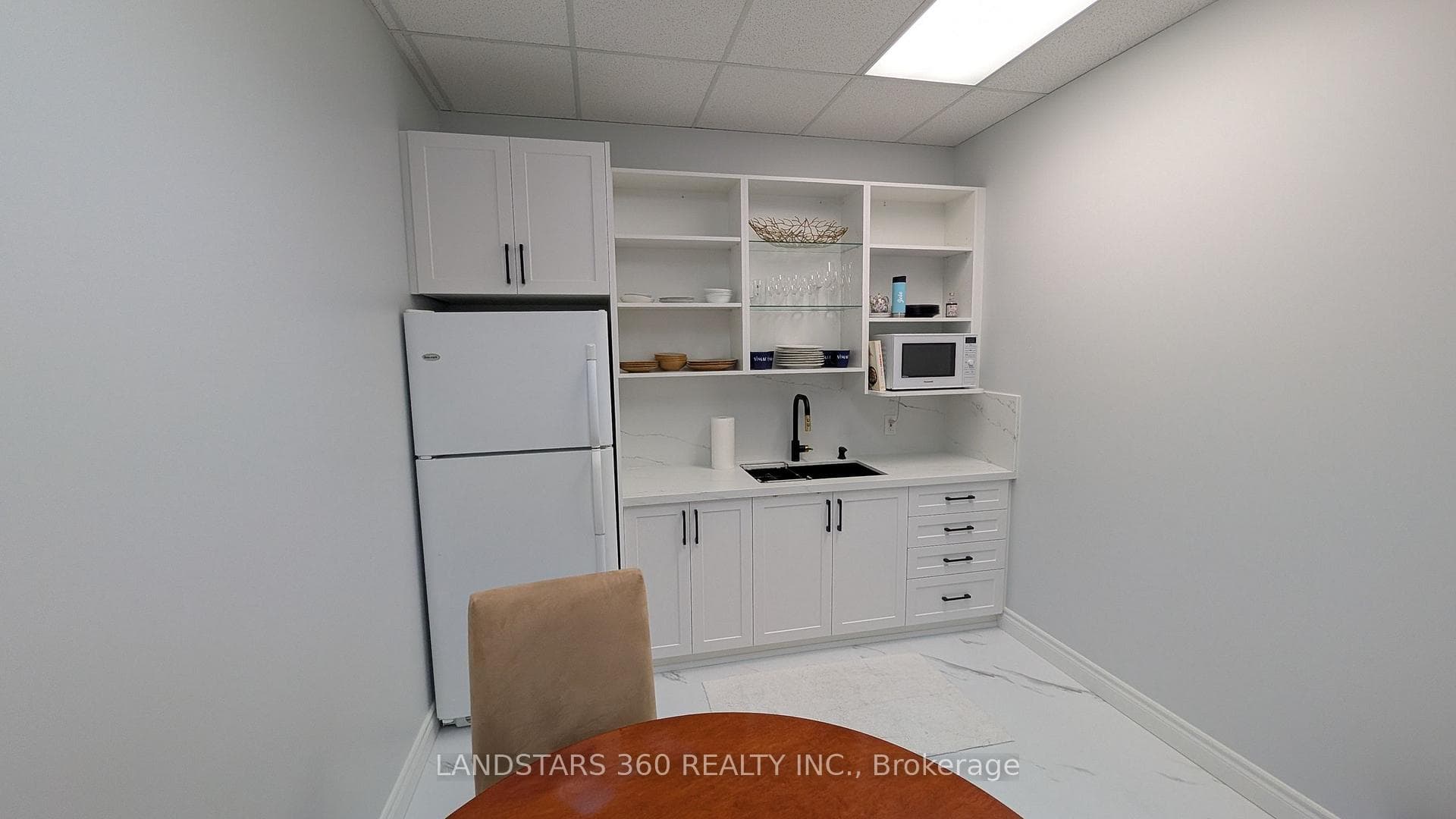 9140 Leslie Street Unit 211-212 photo 25