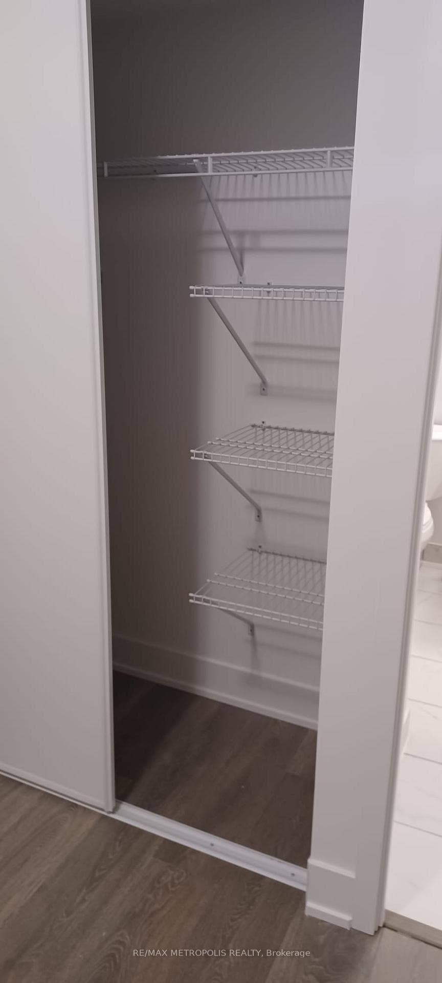 204 Burnhamthorpe Road Unit 1110 photo 22