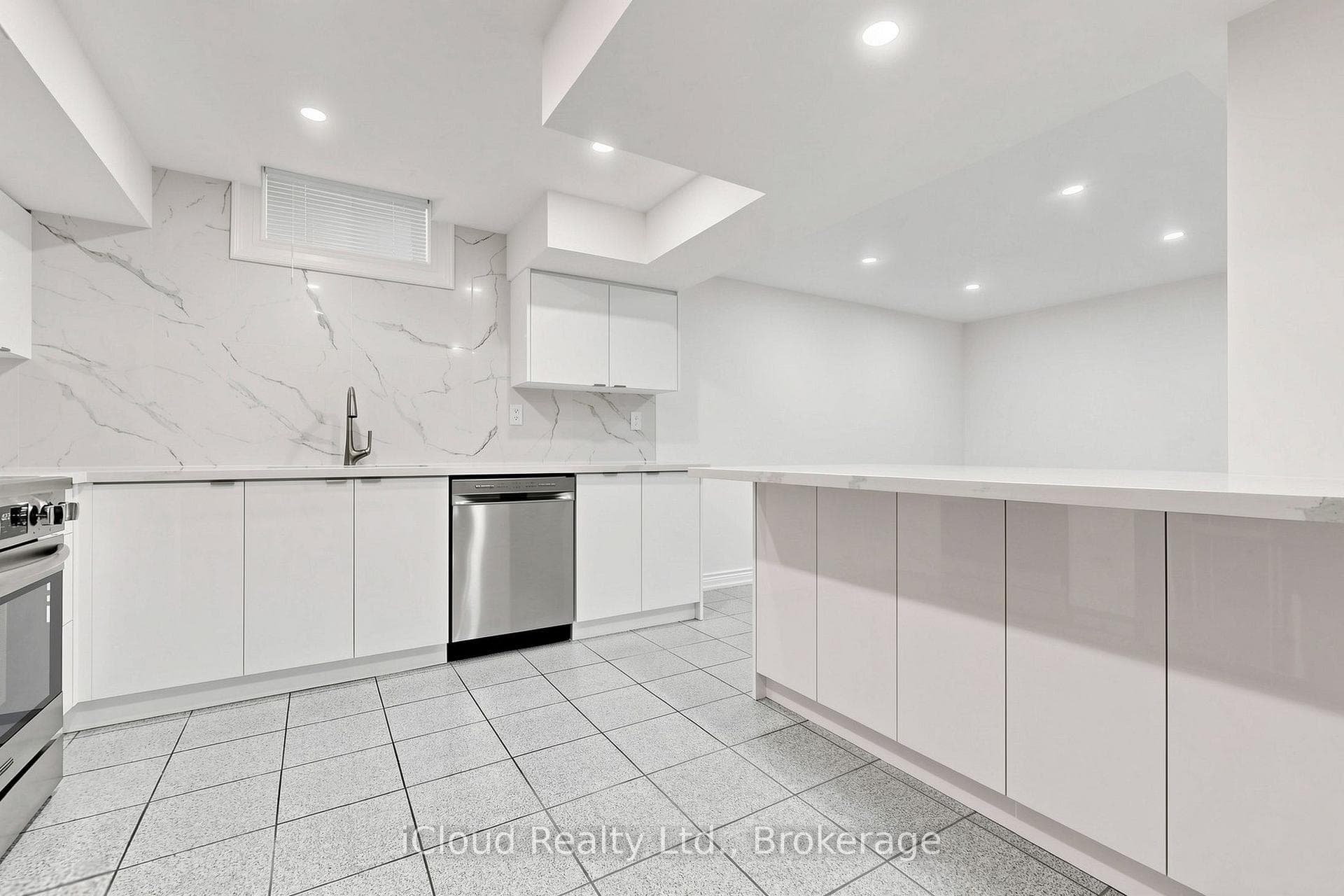 15 San Marko Place photo 34