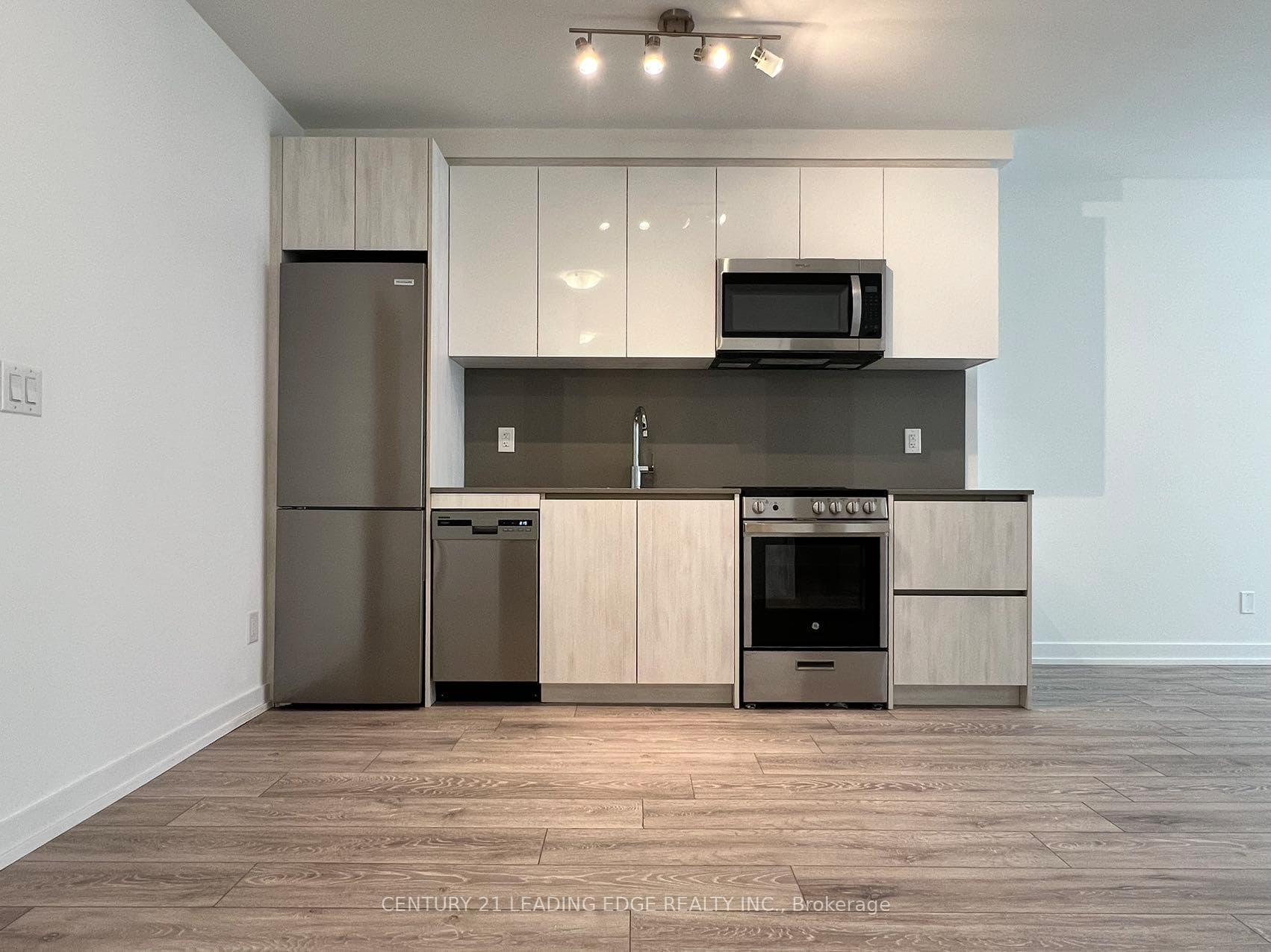 3100 Keele Street Unit 302 photo 3