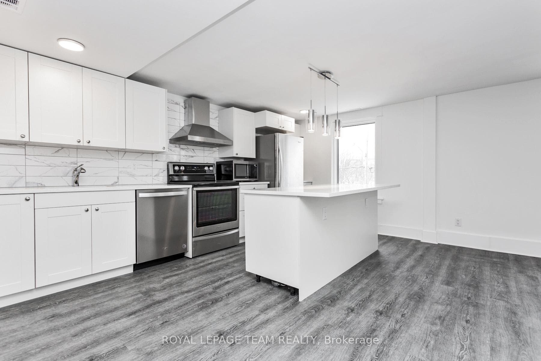 790 Bronson Avenue photo 14