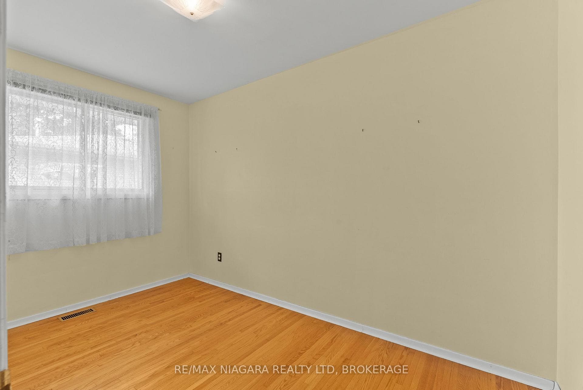 6 Bedford Court photo 22