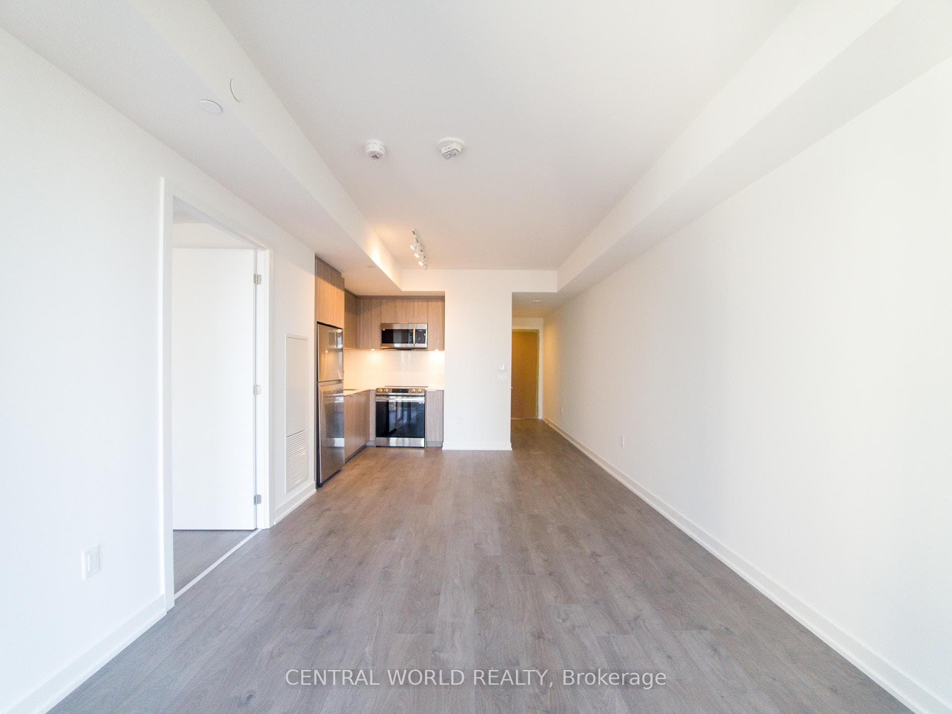 357 KING Street Unit 2402 photo 4