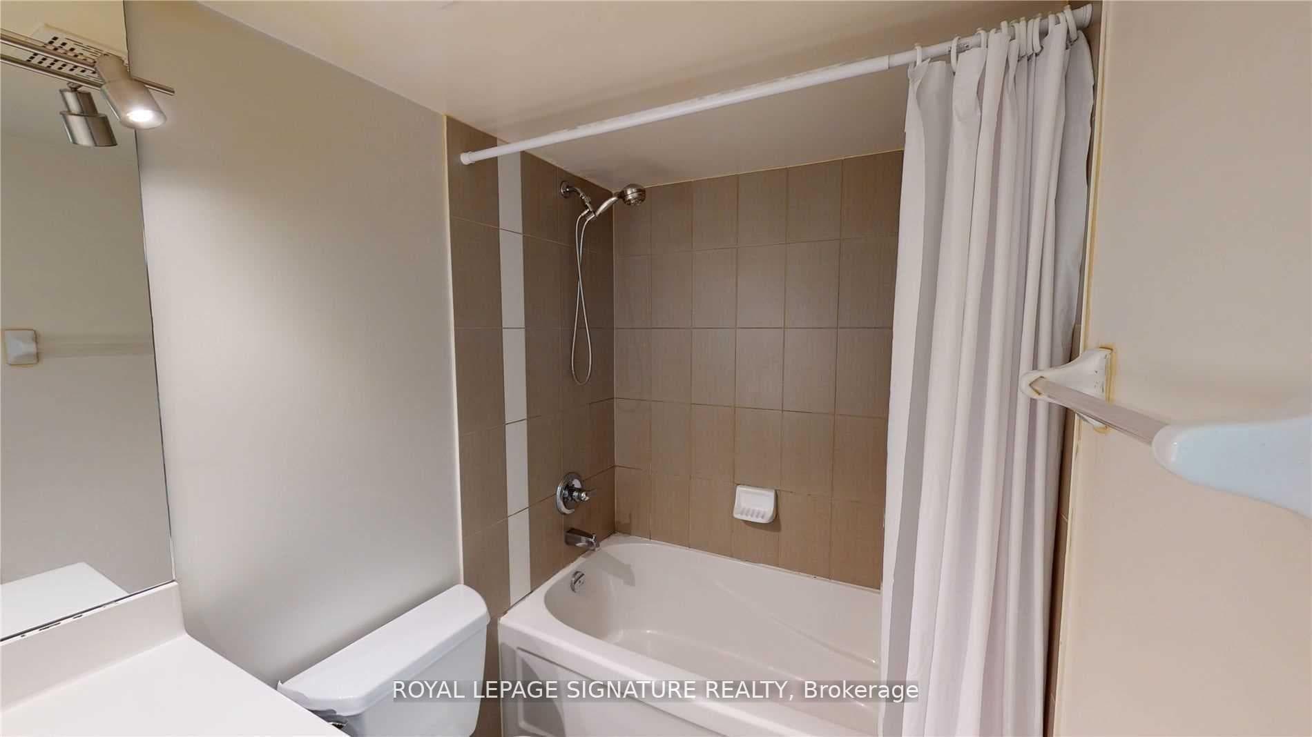 5791 Yonge Street Unit 910 photo 11