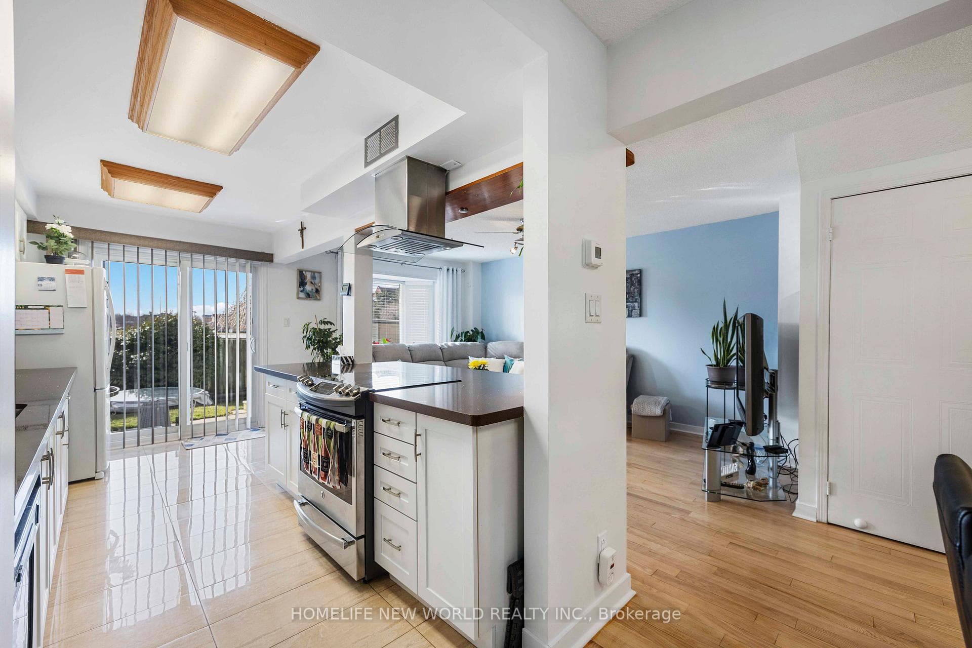 48 Mccullock Crescent photo 9