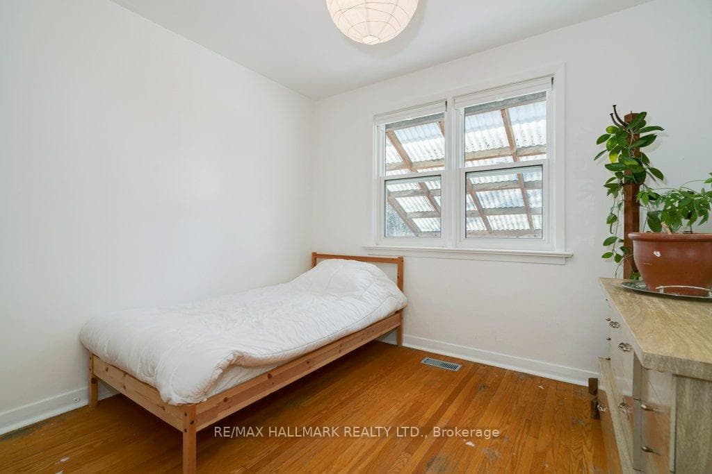 16 Senlac Road photo 15