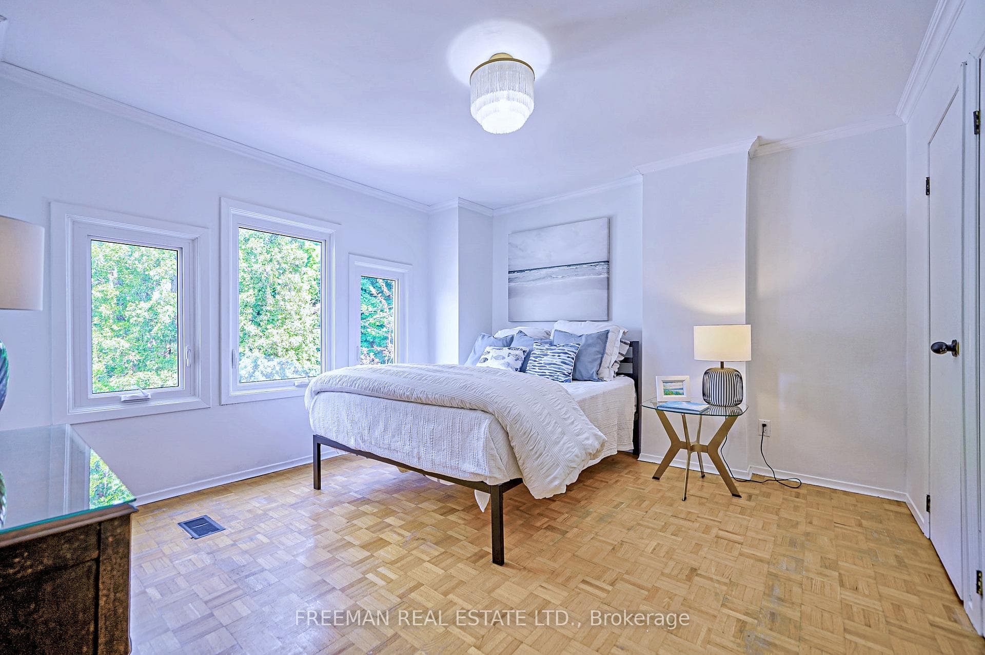 476 Clinton Street photo 16