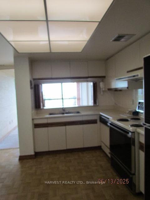 Modern kitchen with pass-through