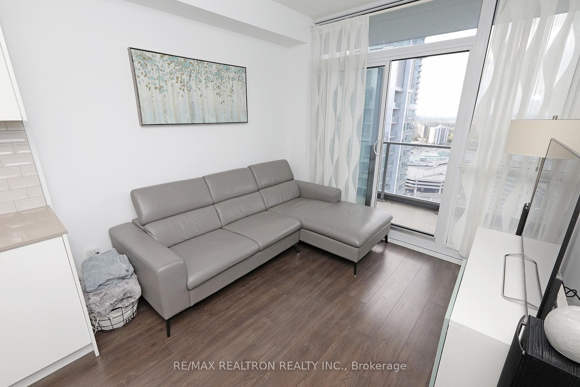56 Forest Manor Road Unit 2509 photo 7