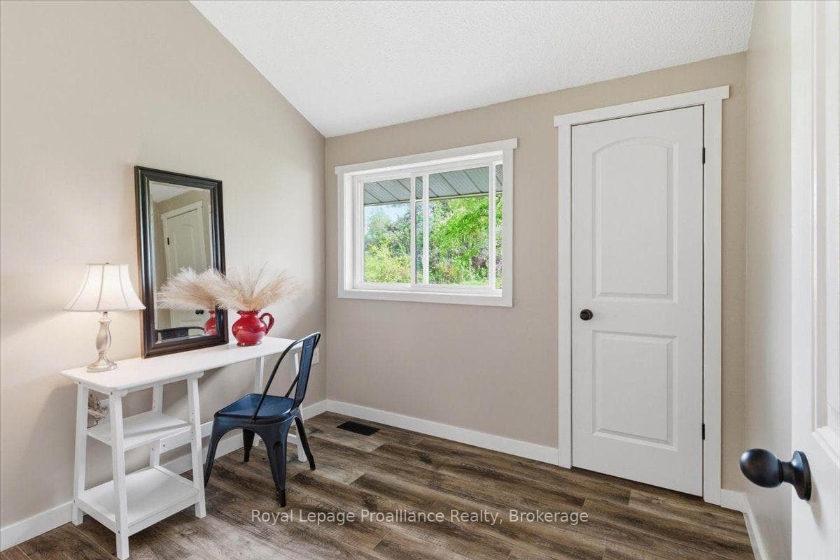 659 Moira Road photo 24