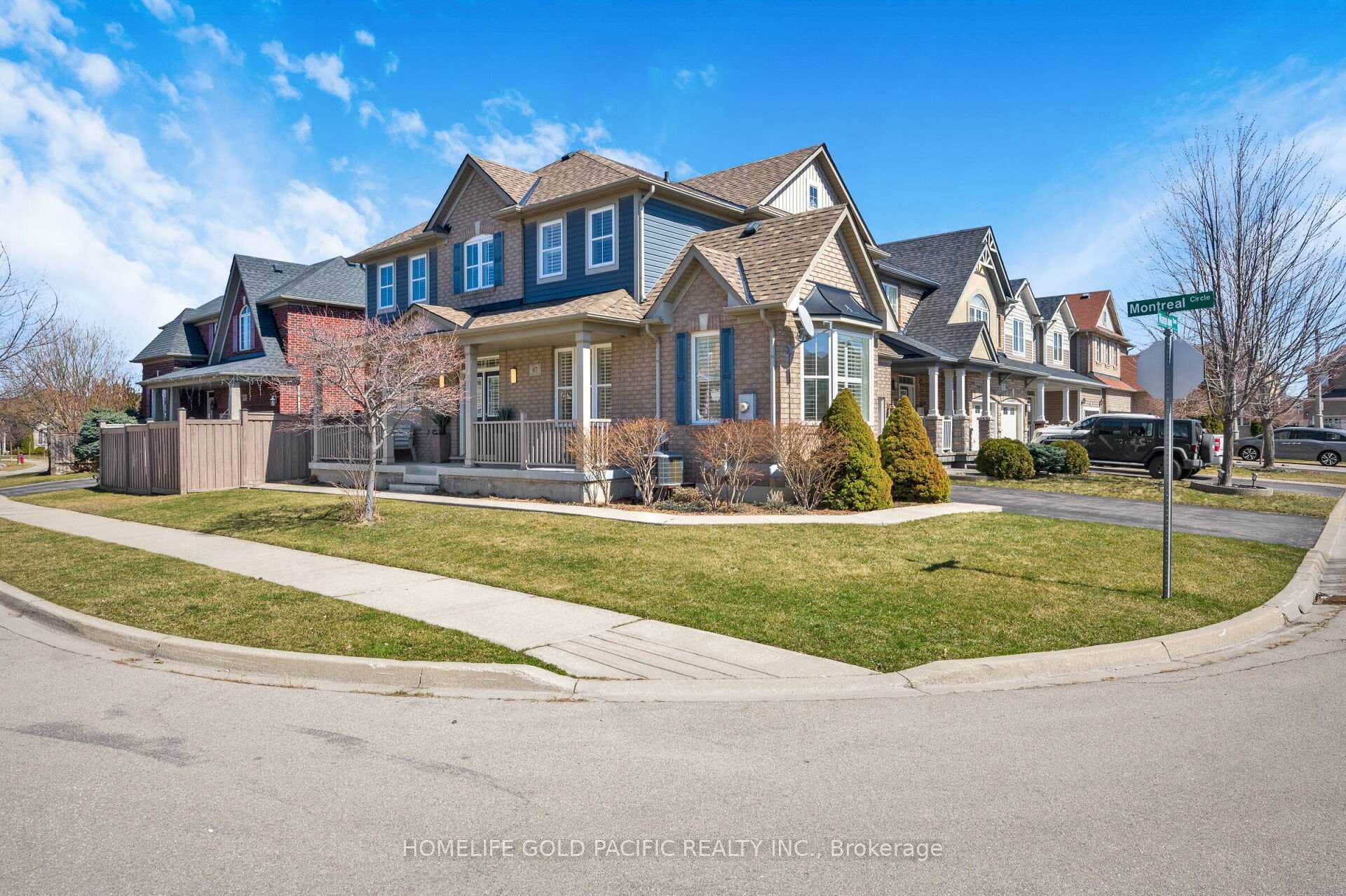 97 Montreal Circle photo 2