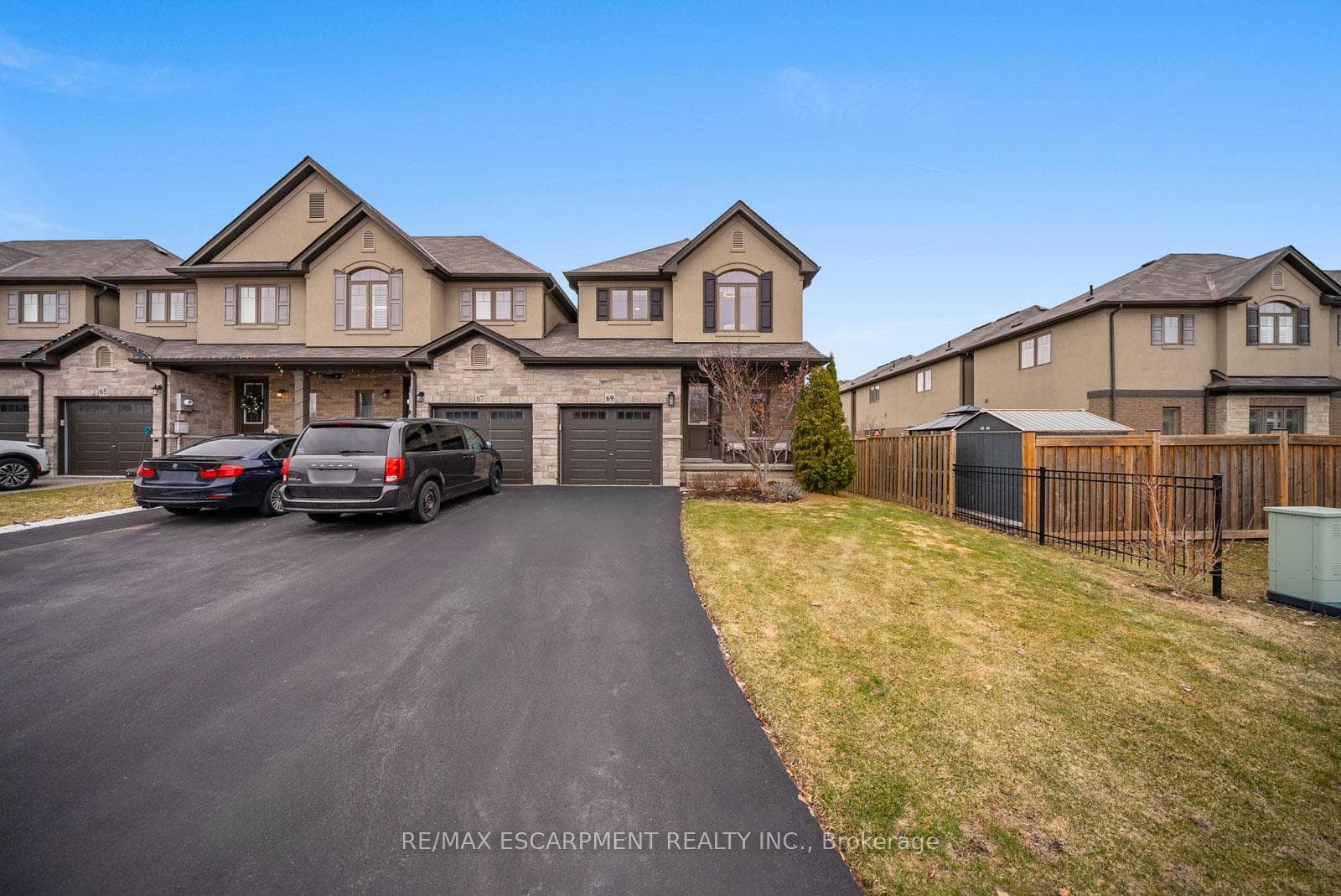 69 John Frederick Drive photo 3