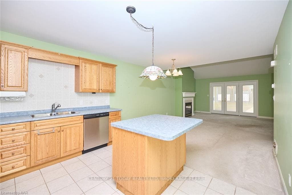 630 ALBERT Street Unit 16 photo 9