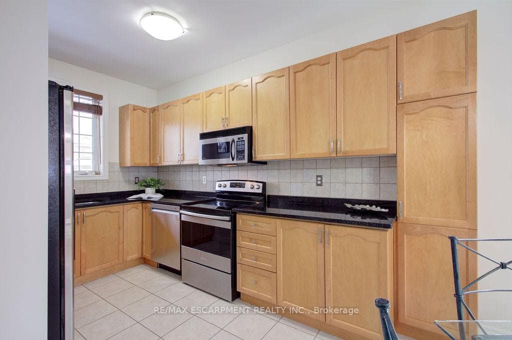 2446 Sutton Drive photo 5