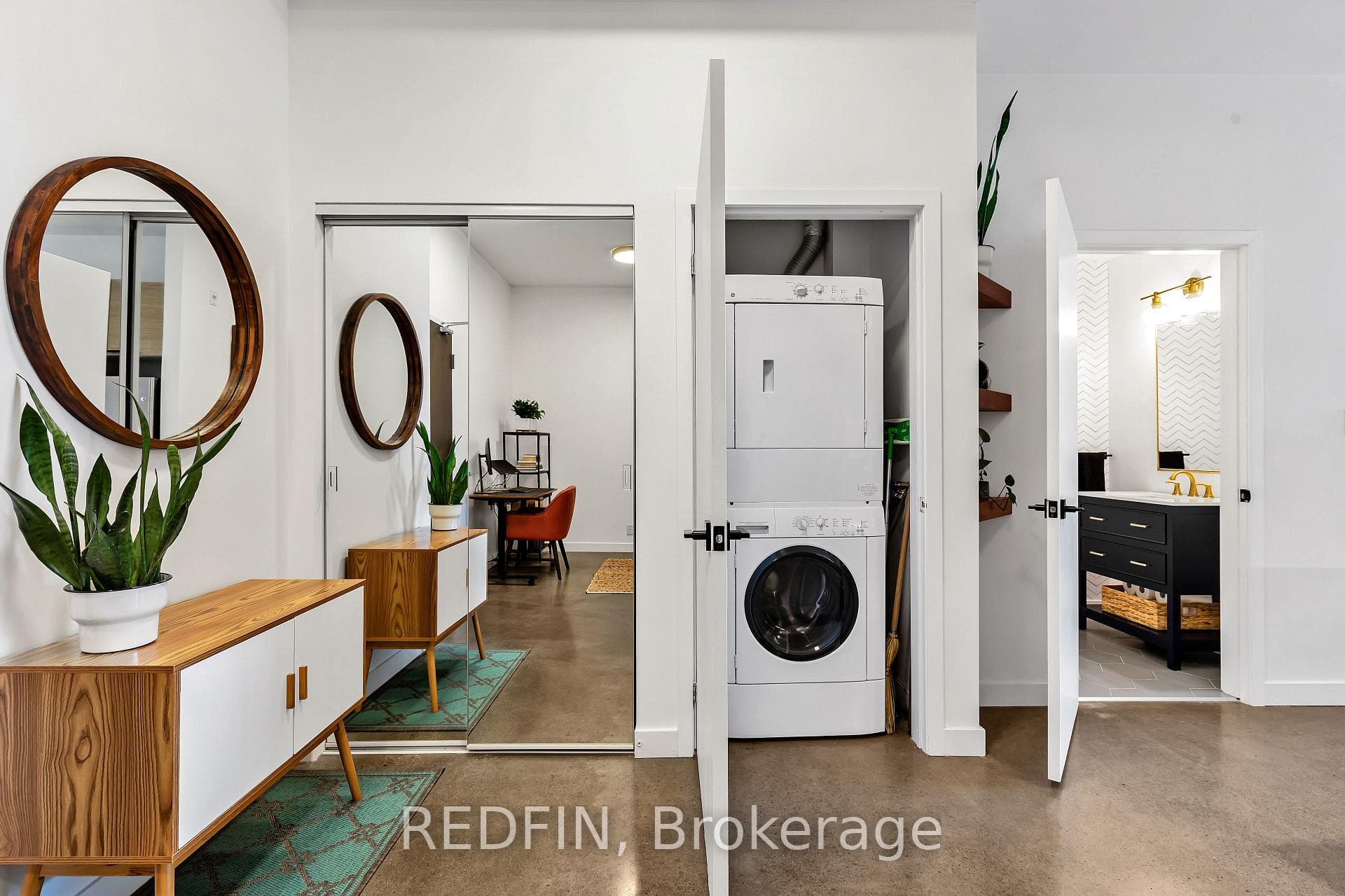 625 Queen Street Unit 301 photo 5