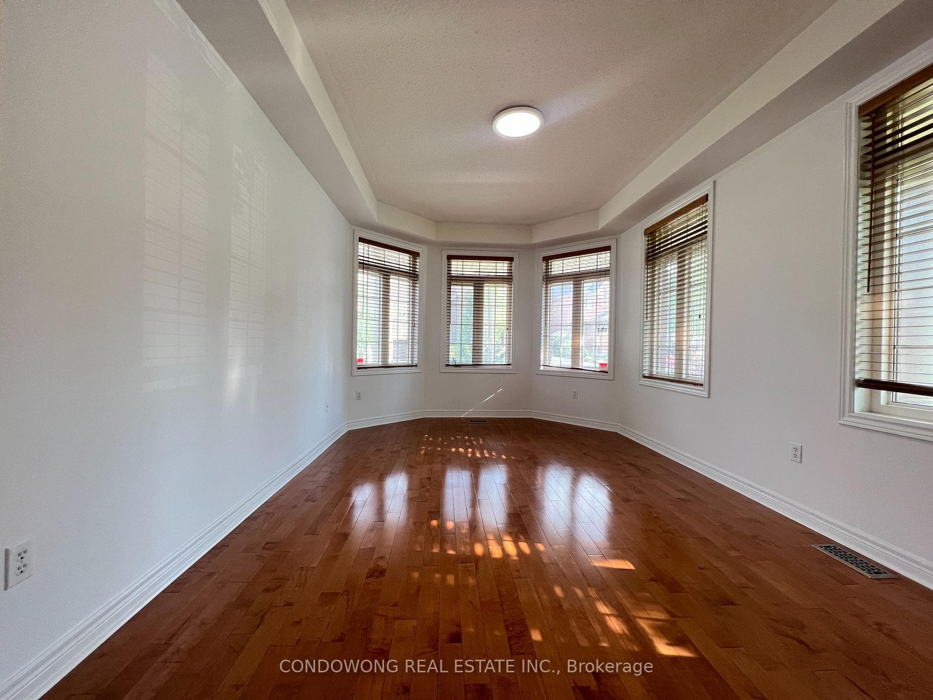 194 Autumn Hill Boulevard photo 3