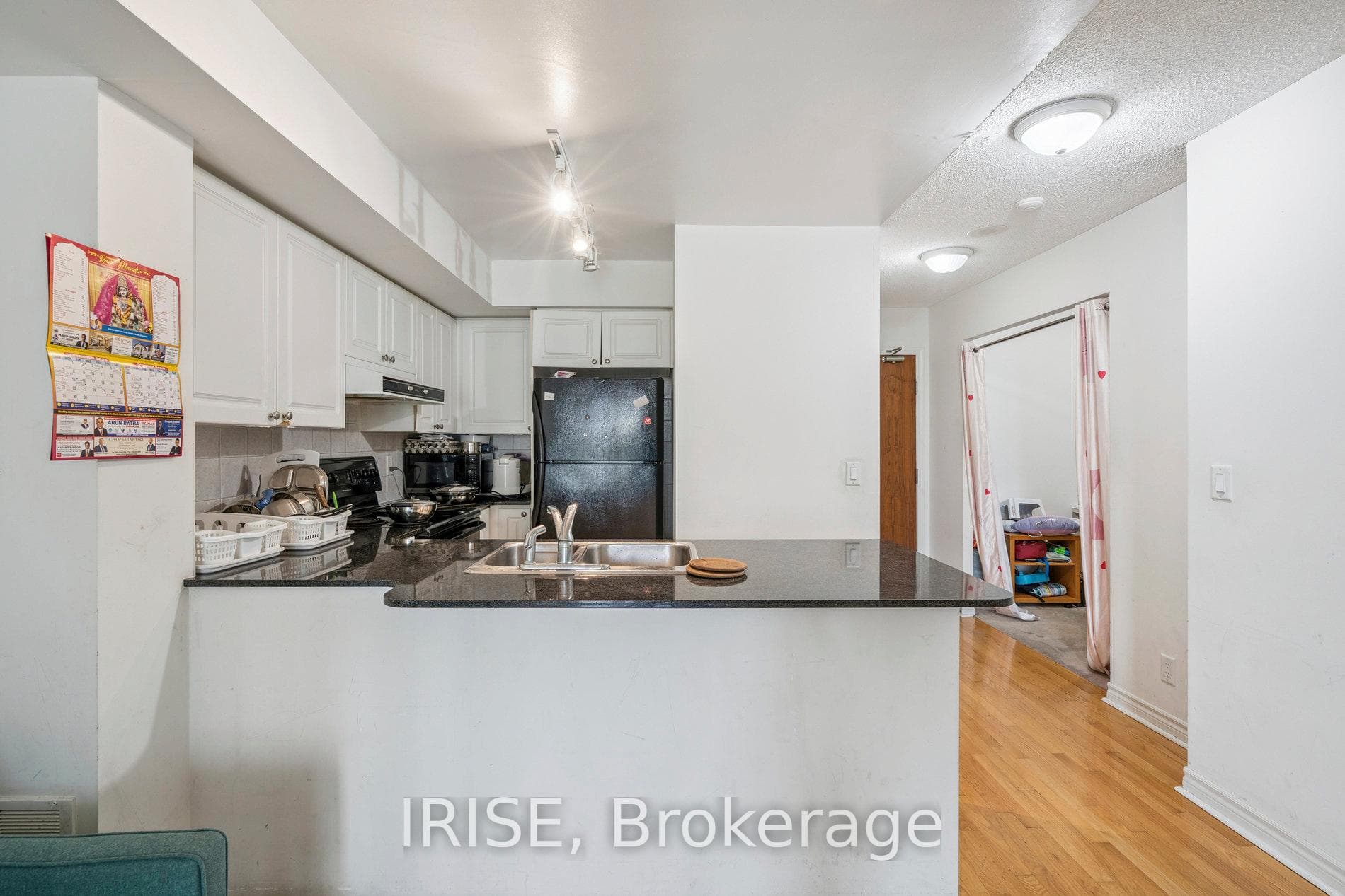 33 Elm Drive Unit 411 photo 14