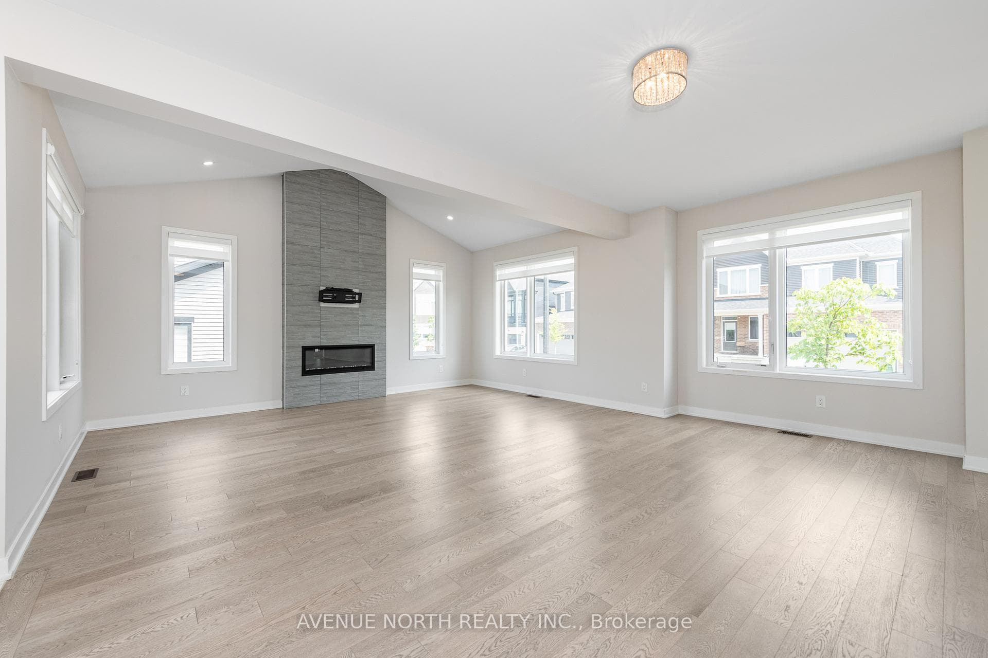 161 Rugosa Street photo 8