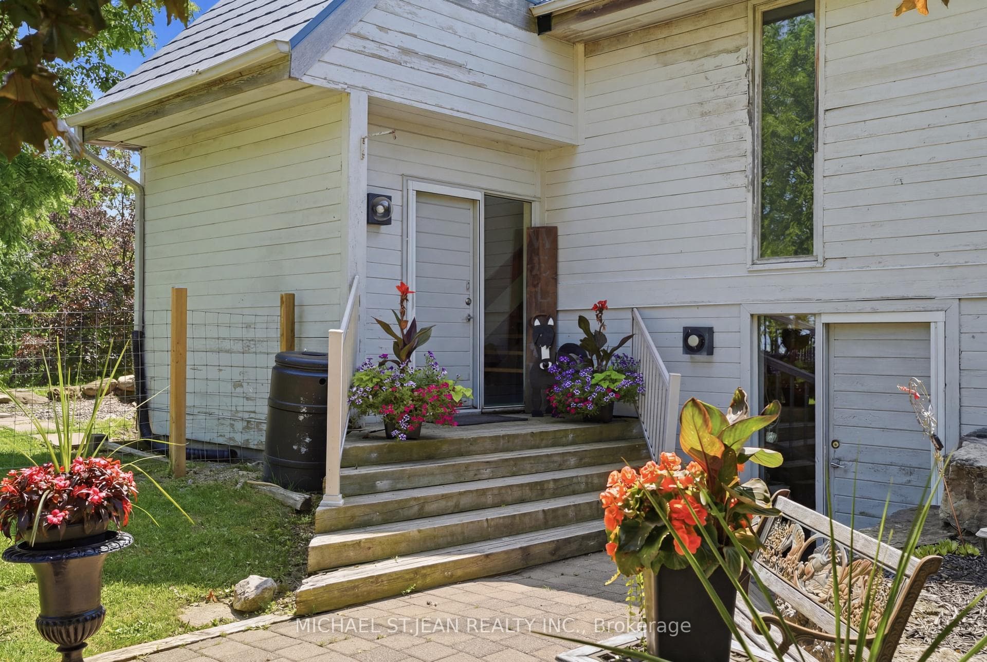 1314 Safari Road photo 4