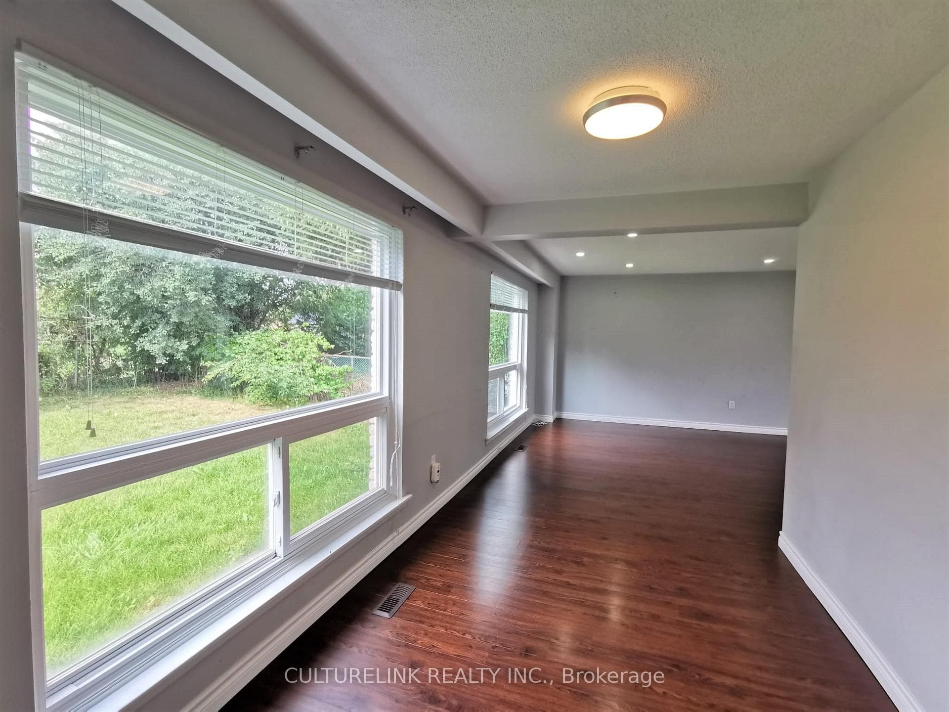 18 Westwater Drive photo 8