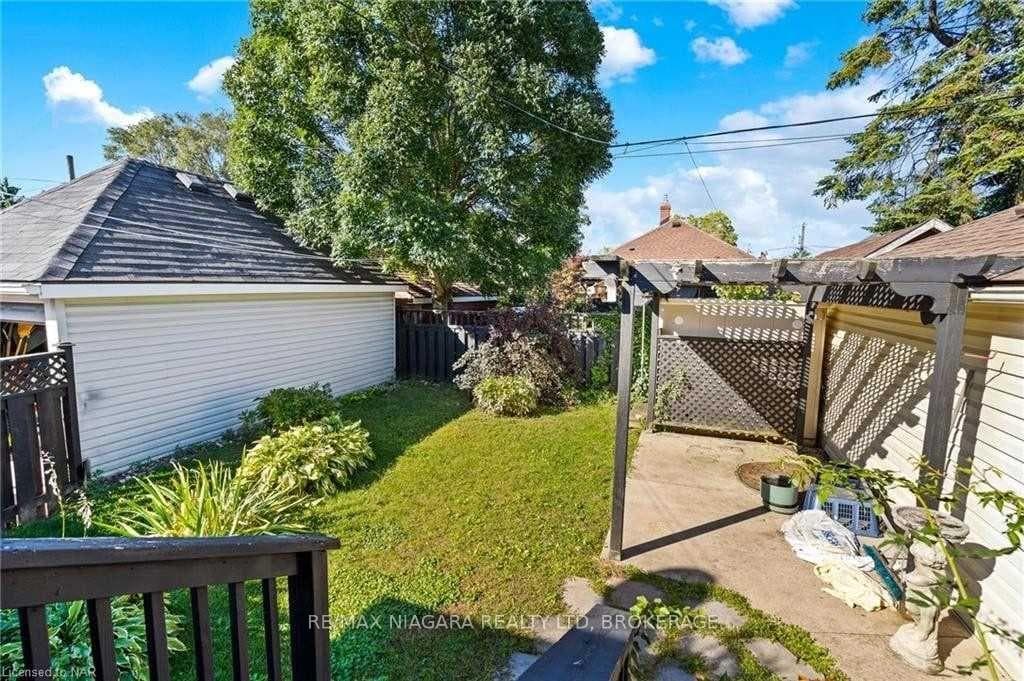 45 Linden Street photo 26