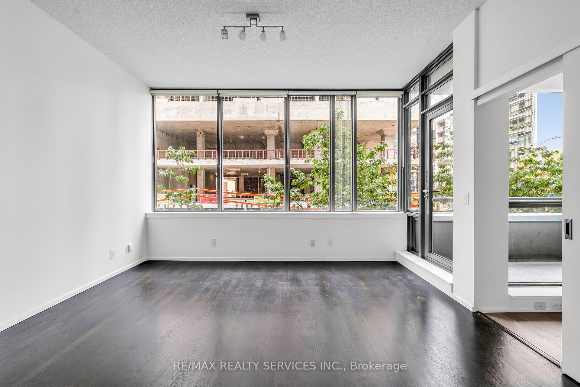 8 Charlotte Street Unit 206 photo 9