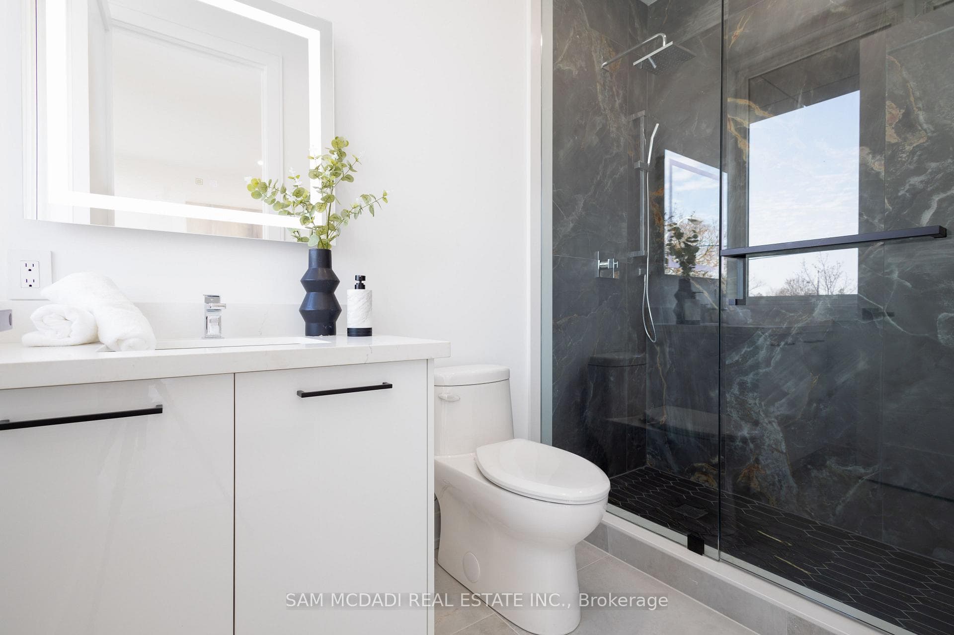 24 Twenty First Street photo 25