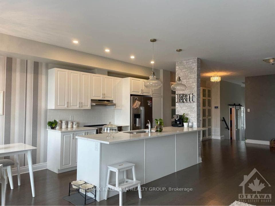 45 PEEVER Place photo 12