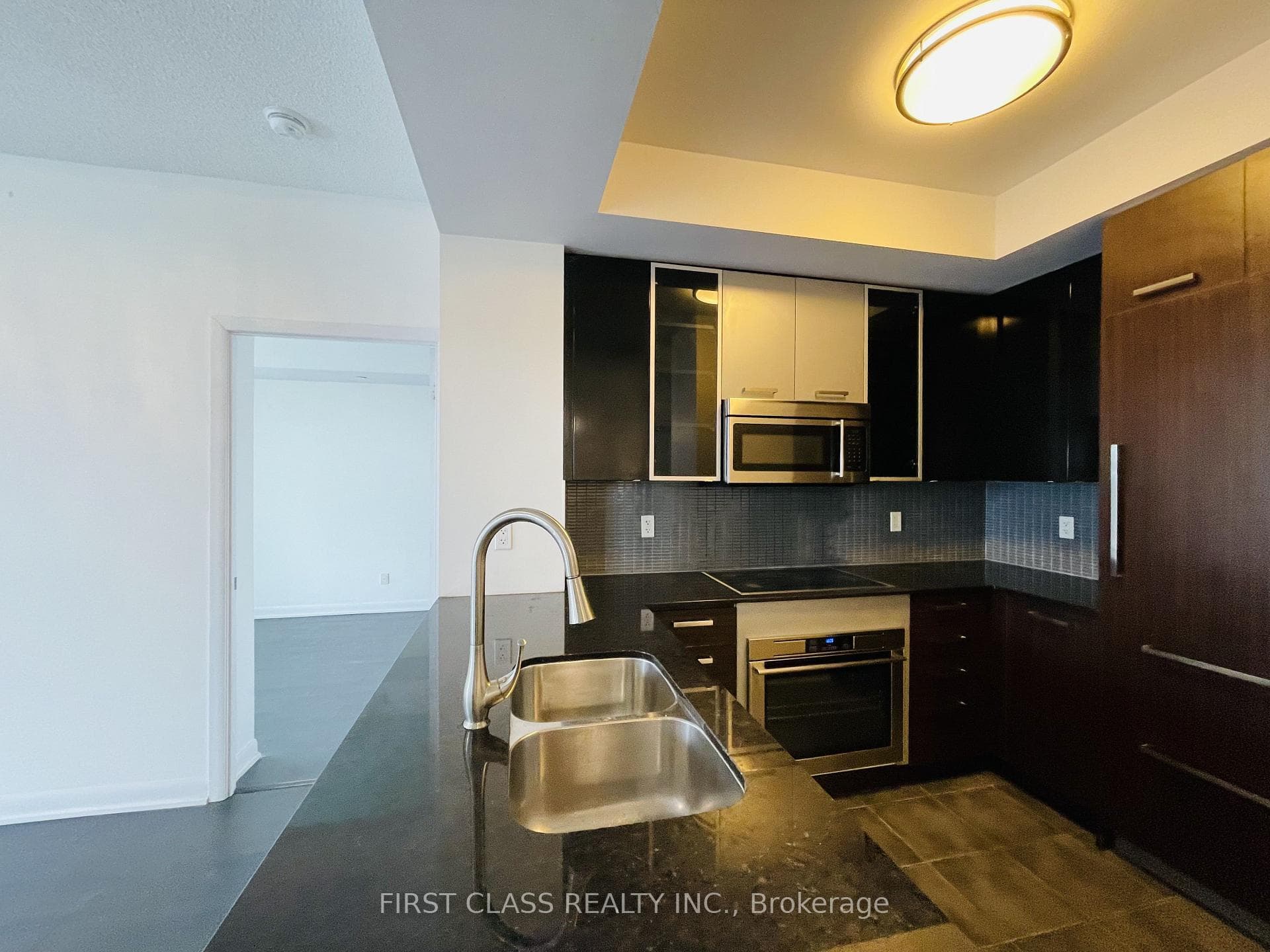 5168 Yonge Street Unit PH305 photo 3