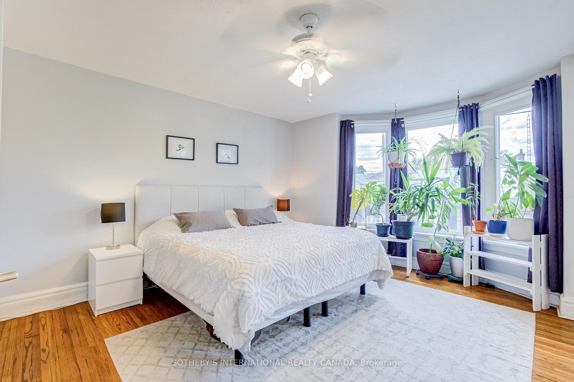 1213 College Street photo 16
