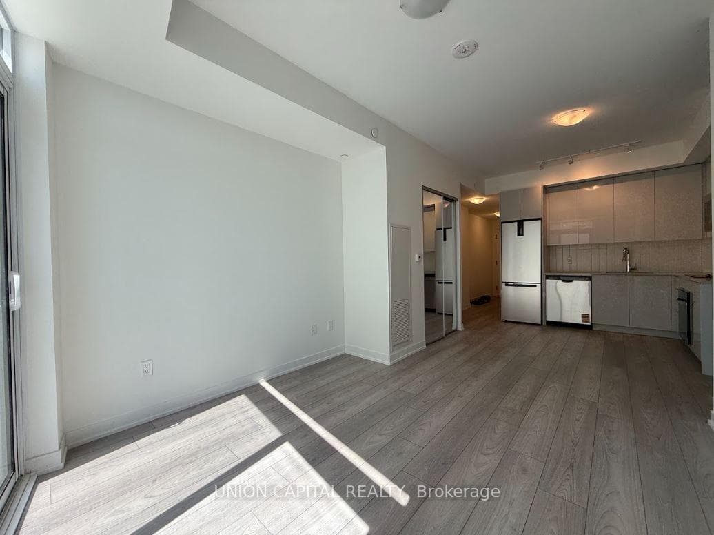 474 Caldari Road Unit 1701 photo 9