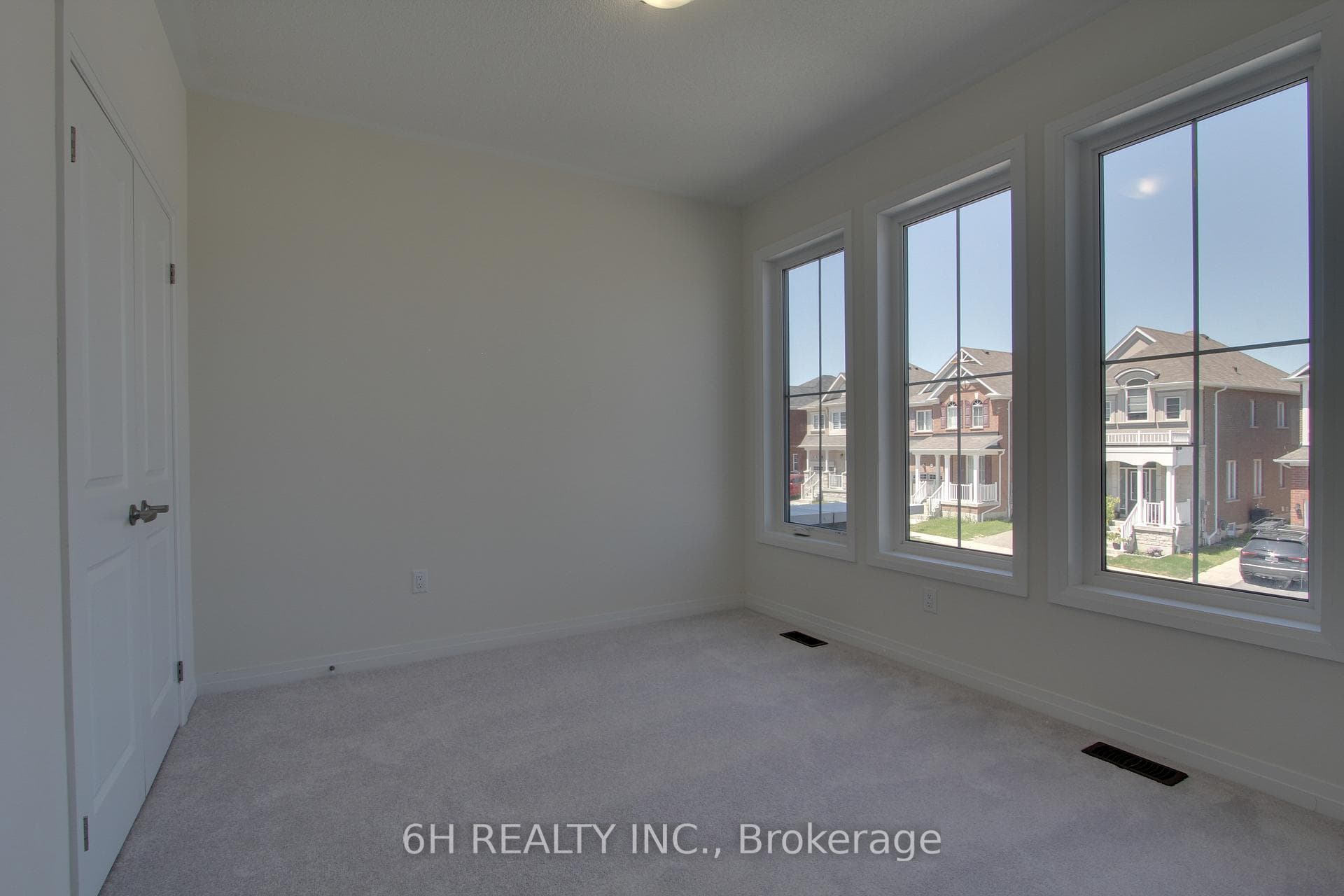 1077 Cameo Street photo 32