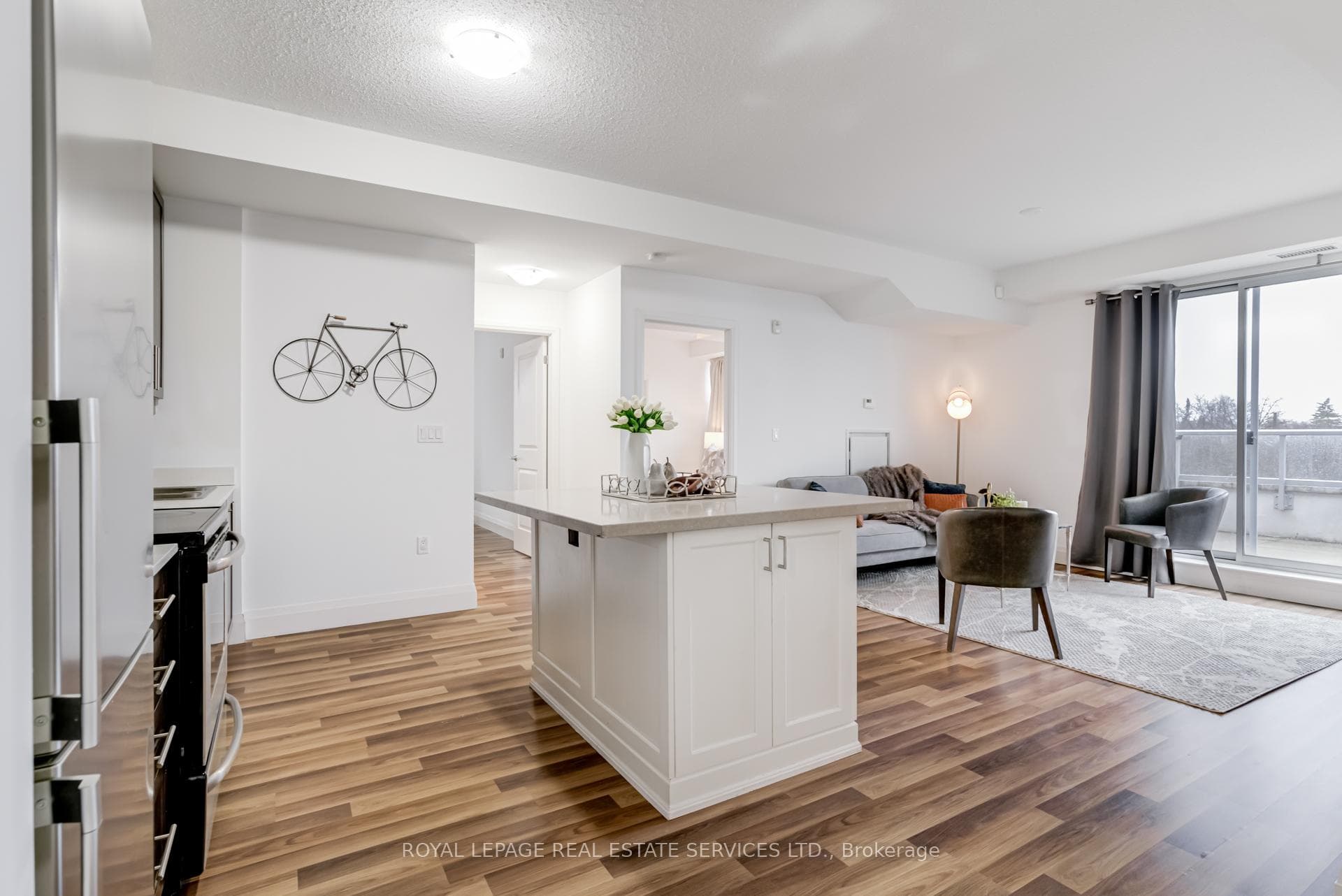 222 Finch Avenue Unit 308 photo 5
