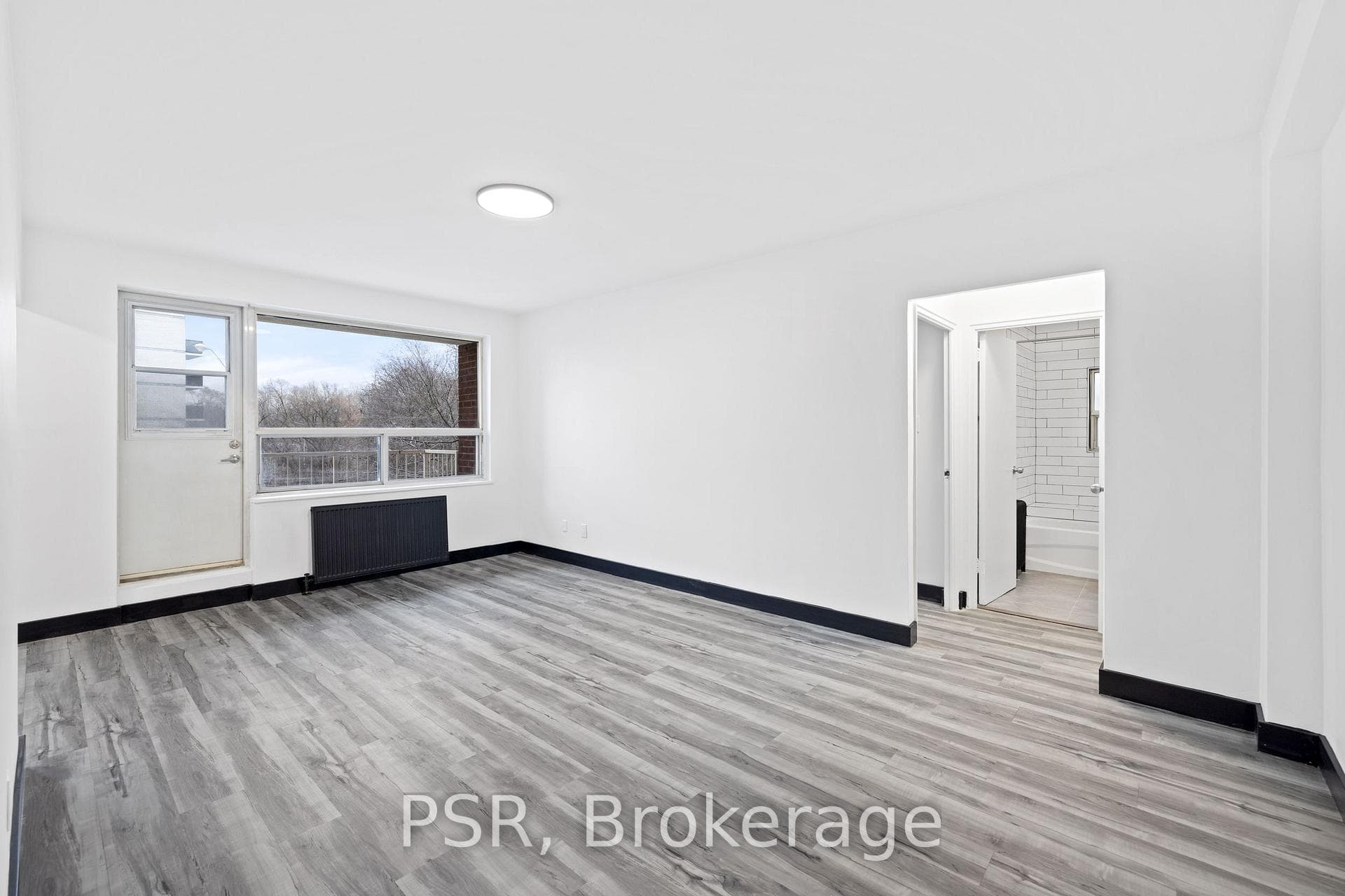 600 Eglinton Avenue Unit 209 photo 1