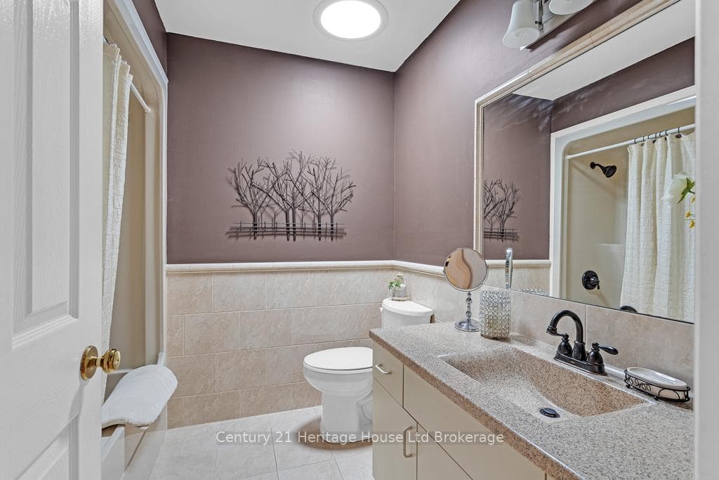 Main bath 4 pce