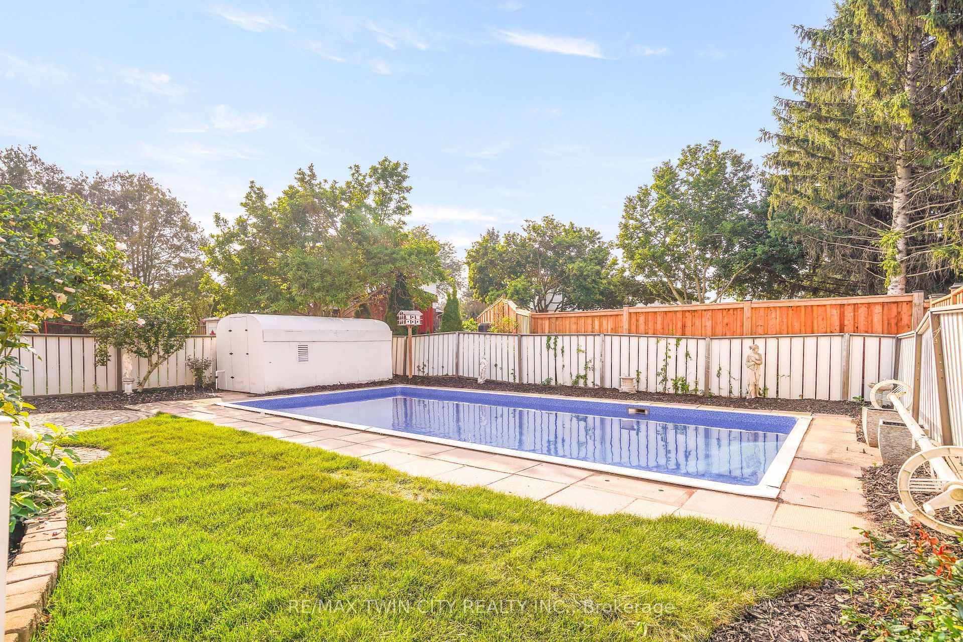 57 Ashgrove Avenue photo 39