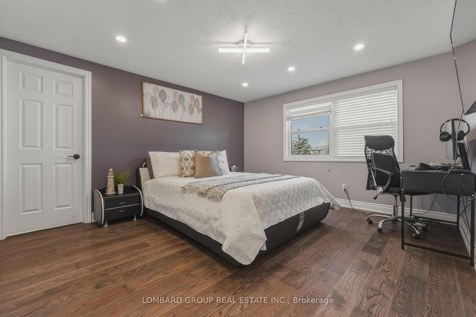 10 Whitmore Court photo 26