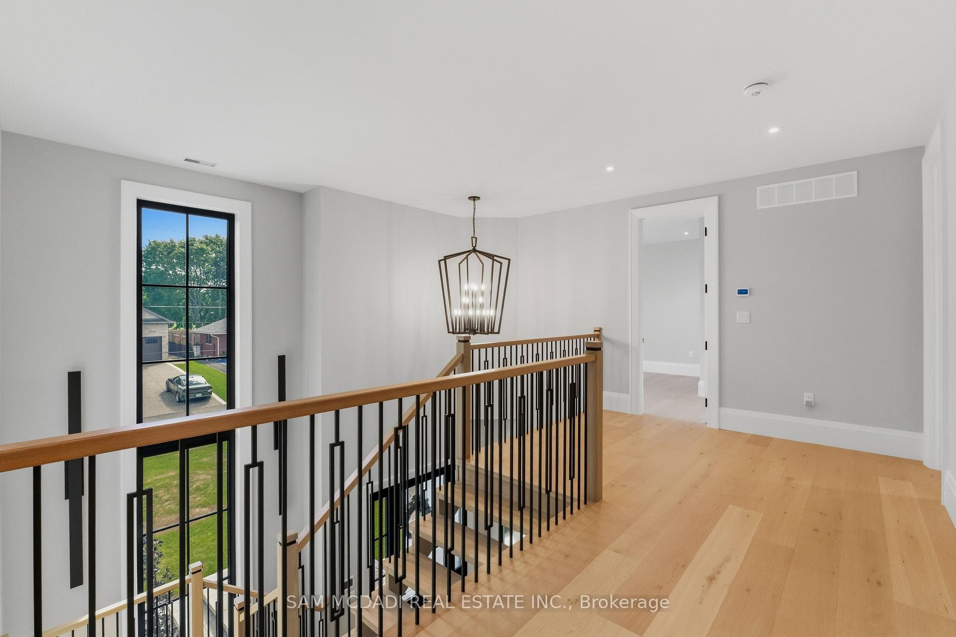 899 Danforth Place photo 22