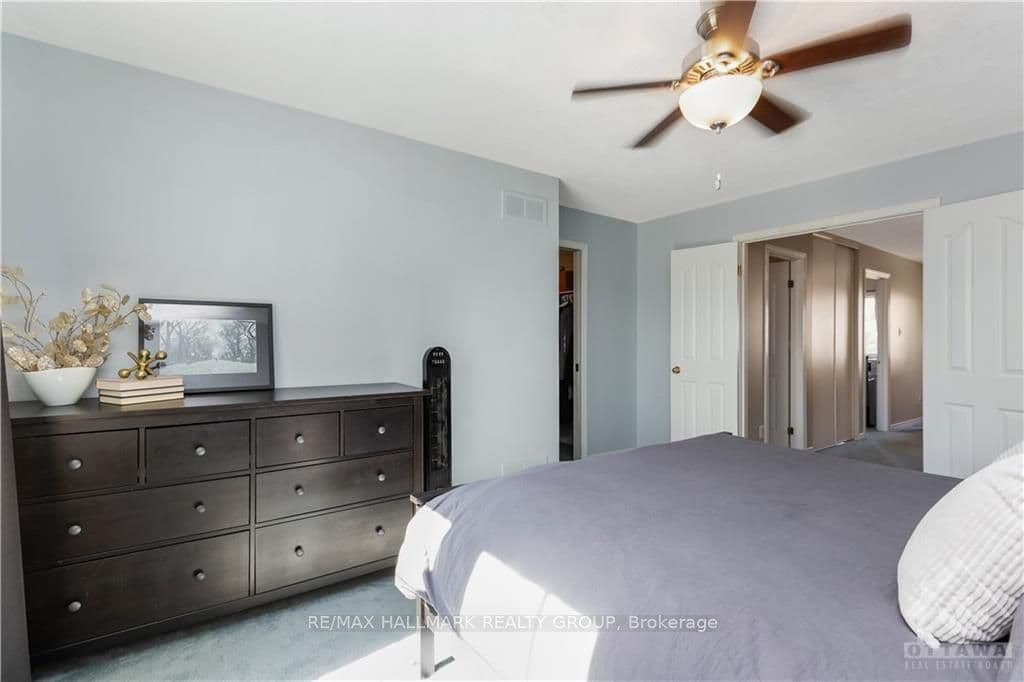48 EAGLEVIEW Street photo 20