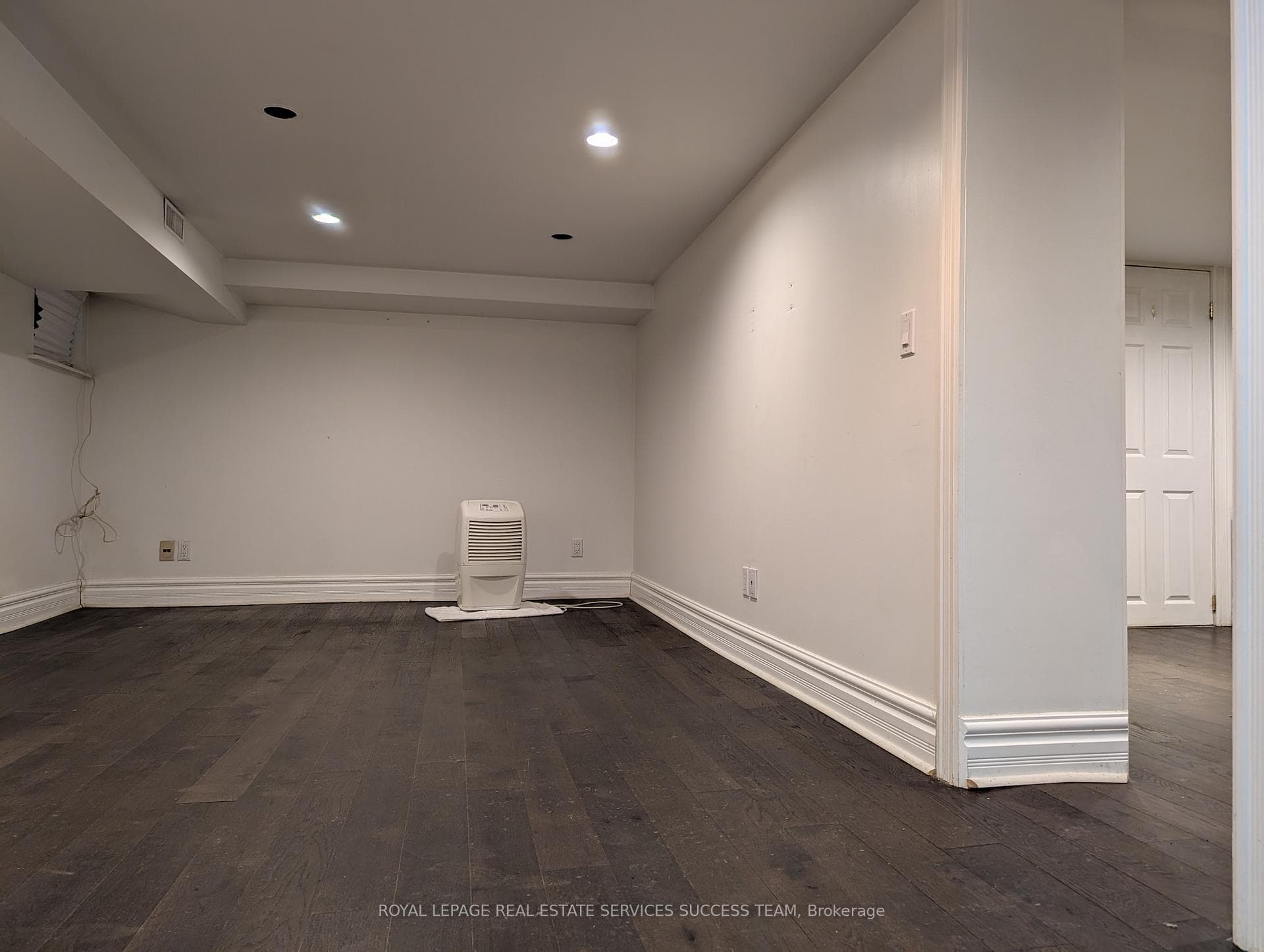 494 Summerhill Avenue Unit Basement photo 5