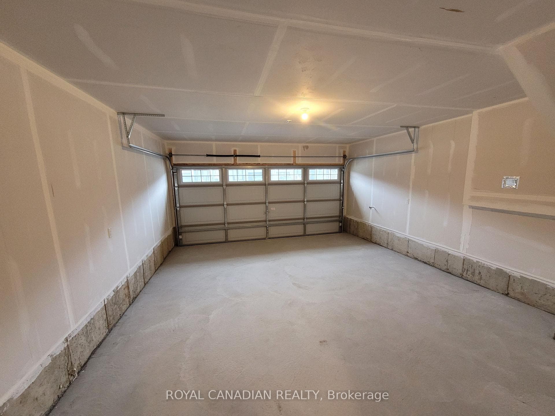 232 Wilmot Road photo 28