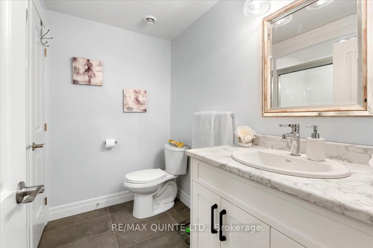 229 Baker Street photo 36