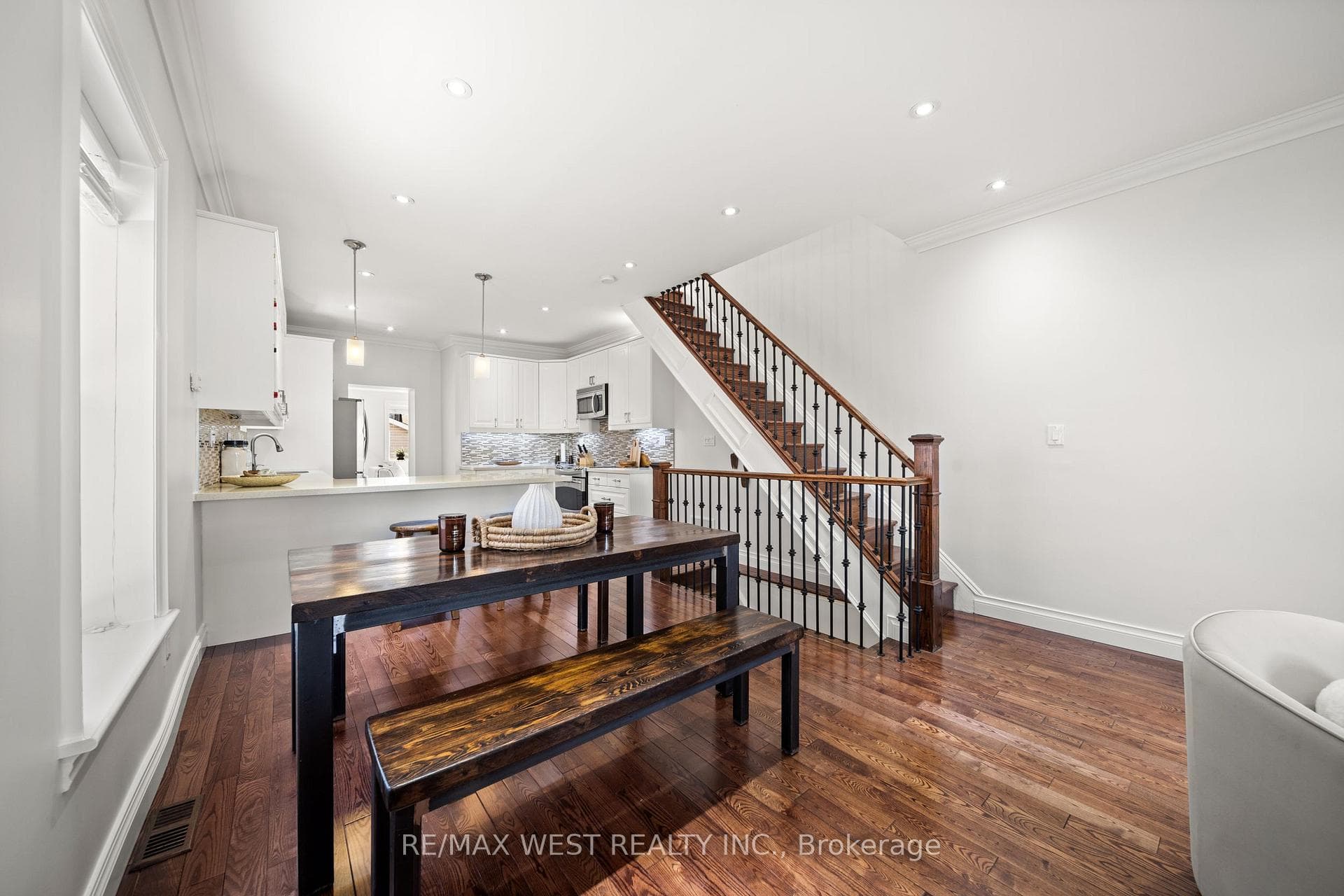 235 Maria Street photo 4
