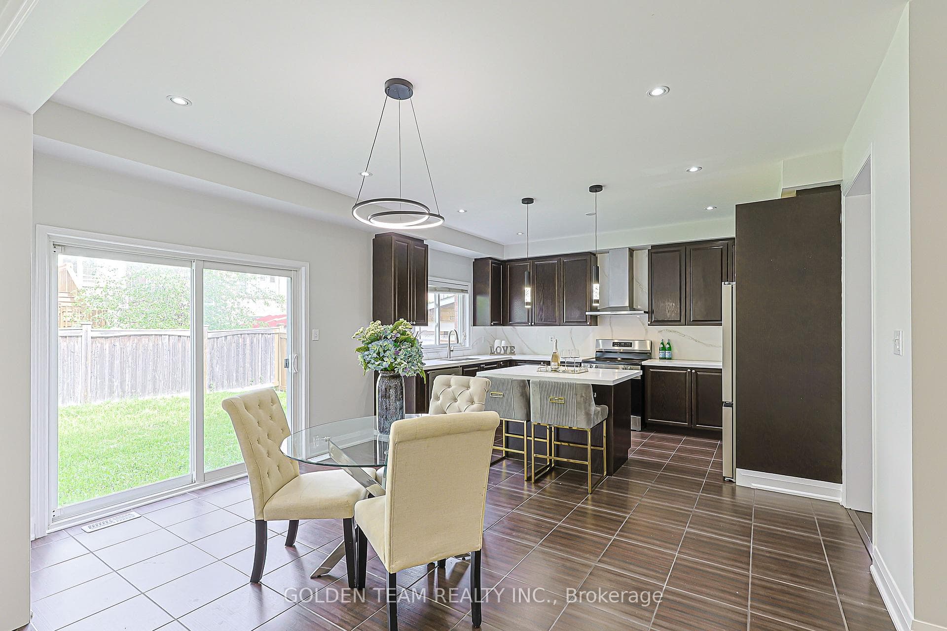 1855 Grandview Street photo 16
