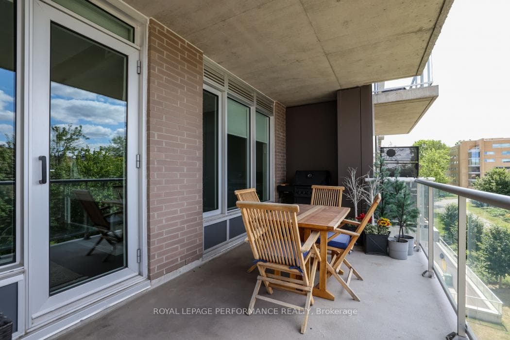 570 De Mazenod Avenue Unit 412 photo 32