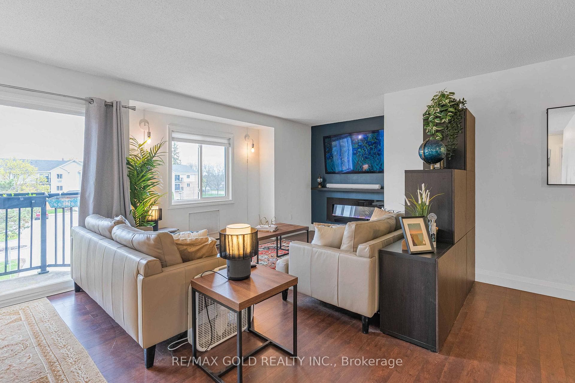 270 Eiwo Court Unit 302 photo 15