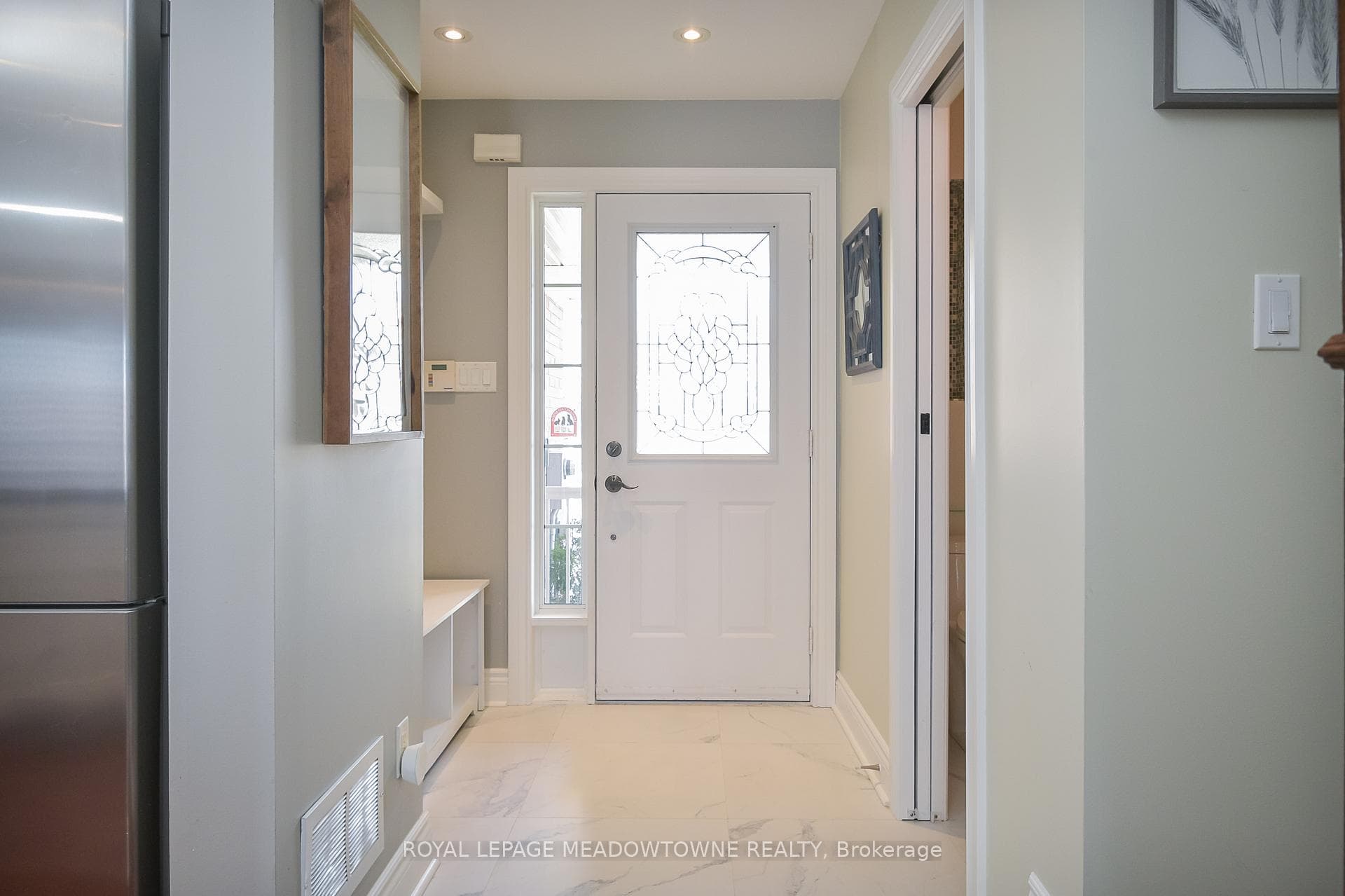 51 Mowat Crescent photo 5