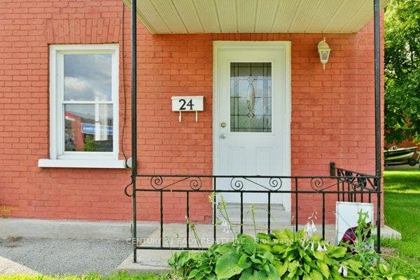 24 MUNROE Avenue photo 5
