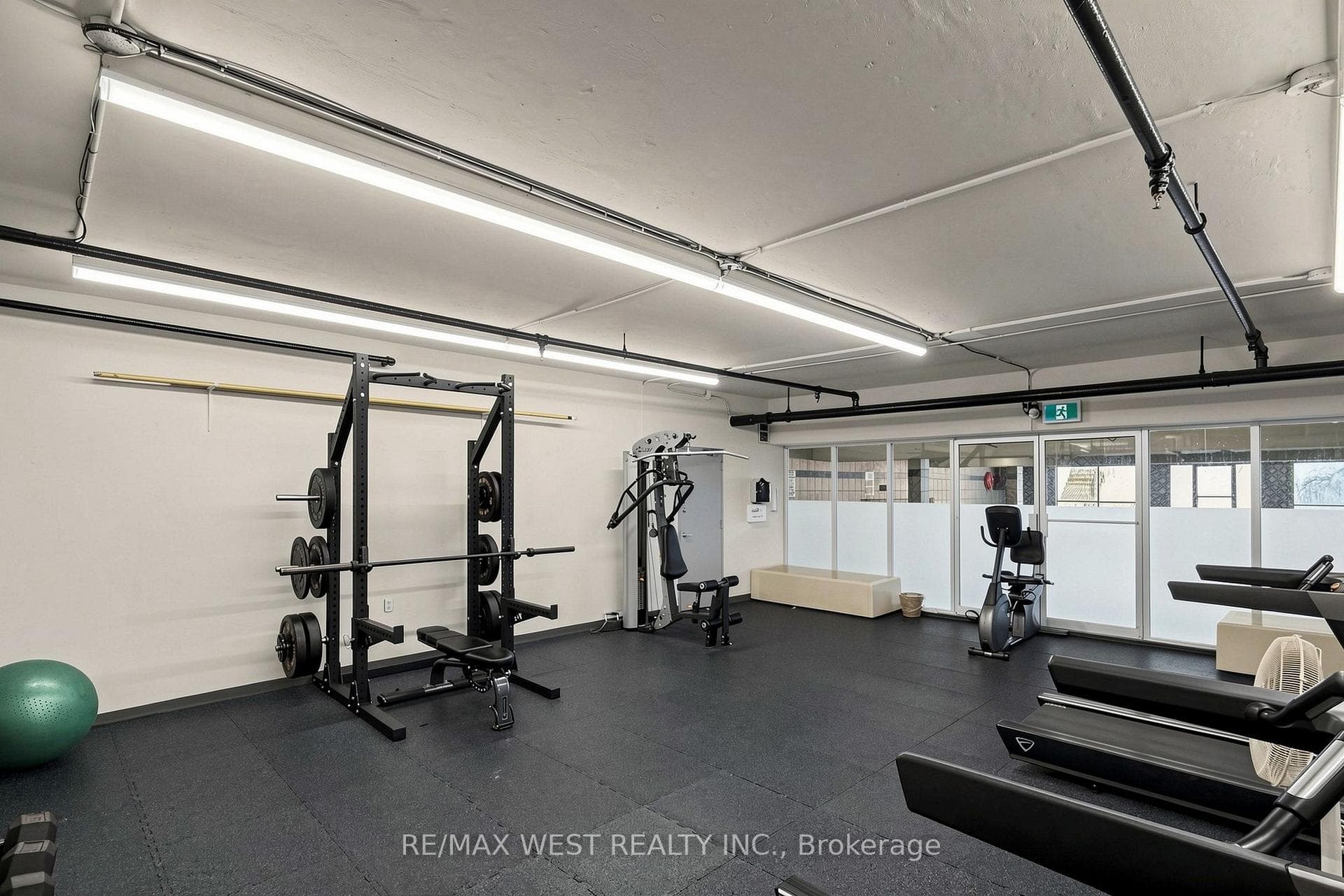1624 Bloor Street Unit 105 photo 45