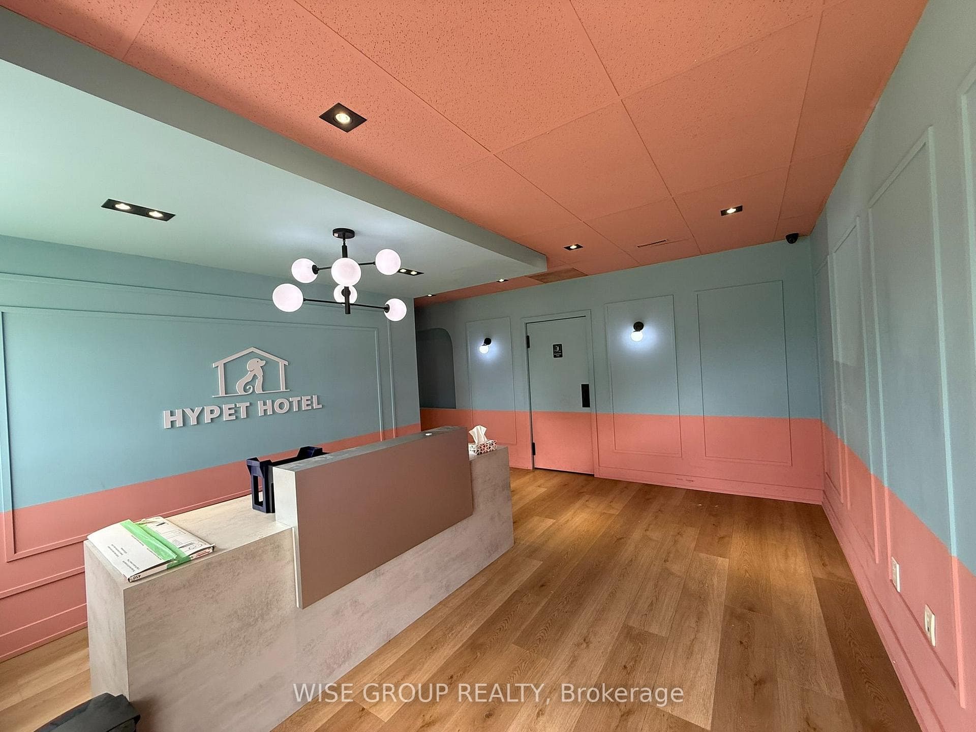 3156 Lenworth Drive photo 2